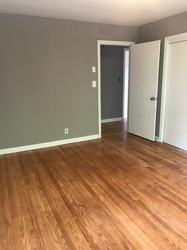 Building Photo - 100 Talton Dr