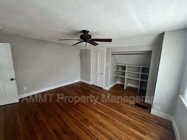 Building Photo - 2507 B Ave NE