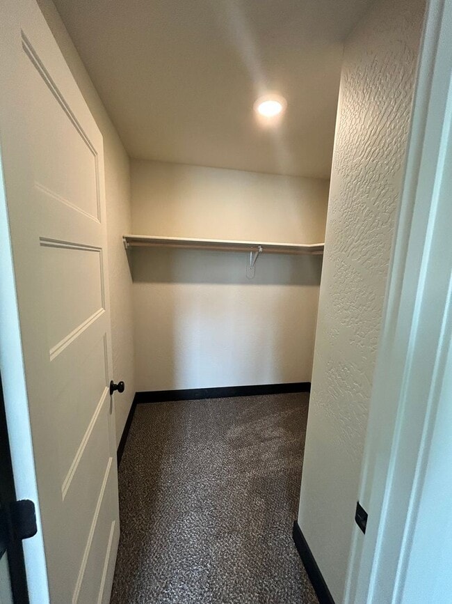 Building Photo - 3 Bed / 2.5 Bath Townhouse with Fenced Yard – Great Kalispell Location!