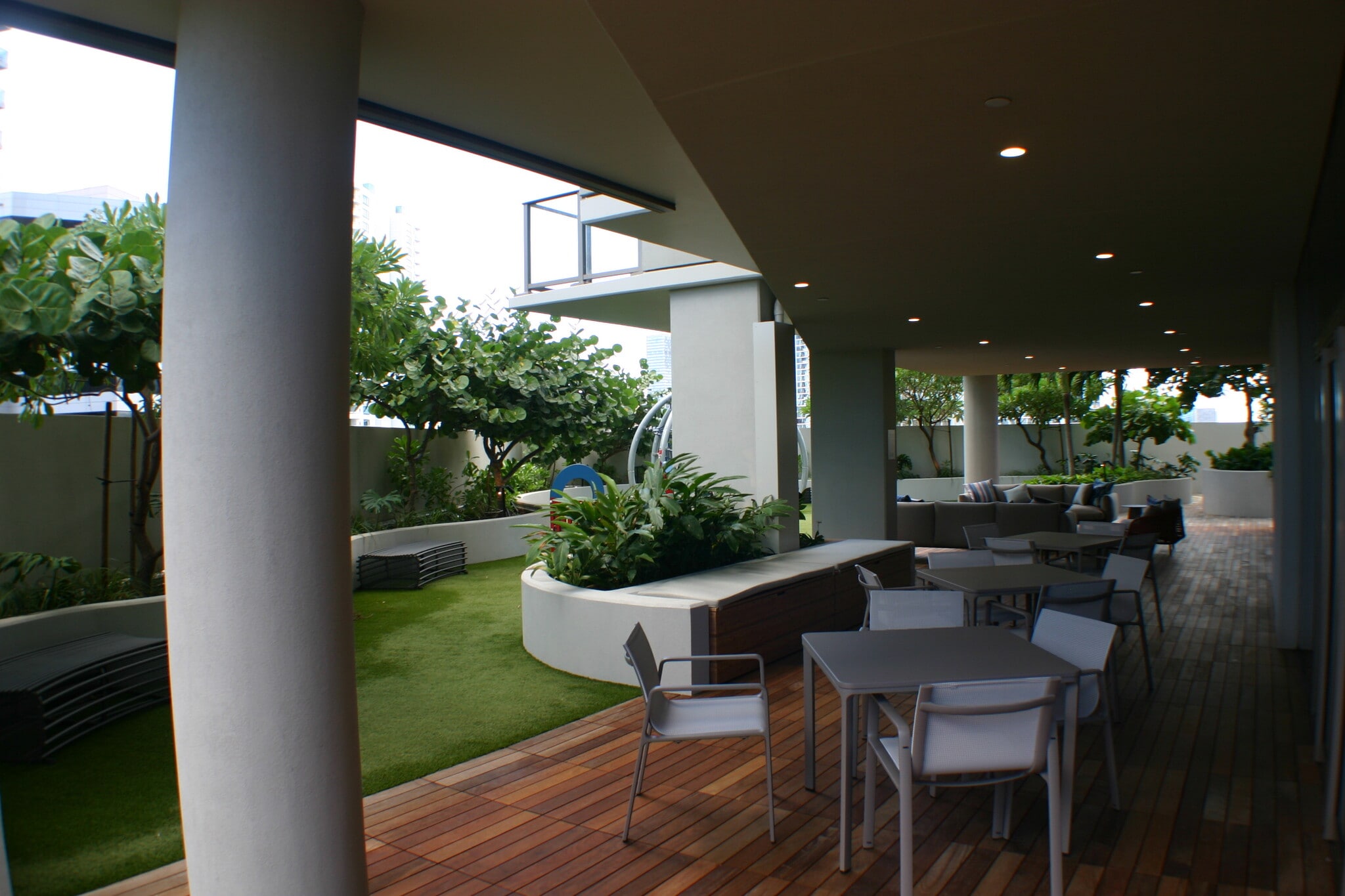 Building Photo - 1388 Kapiolani Blvd