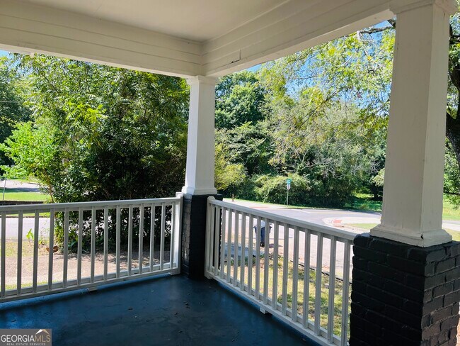 Building Photo - 1405 Austin St