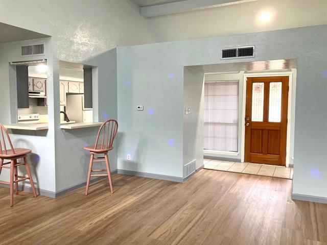 Building Photo - 2404 Sutton Dr