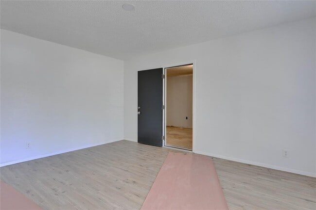 Building Photo - 4504 Little Hill Cir