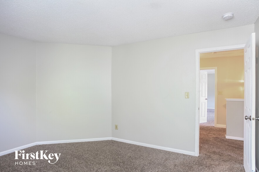 Building Photo - 9017 Lighthorse Dr