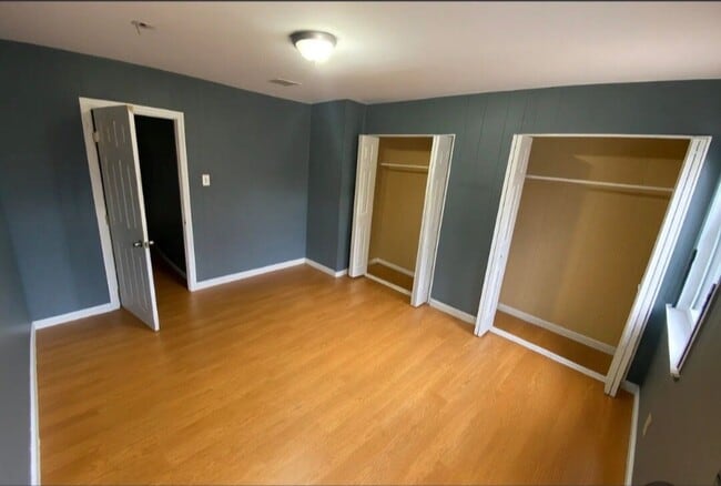 Building Photo - 3 Bedroom Home in Point Breeze