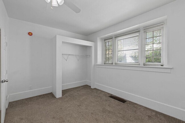 Building Photo - 1615 11th Ave