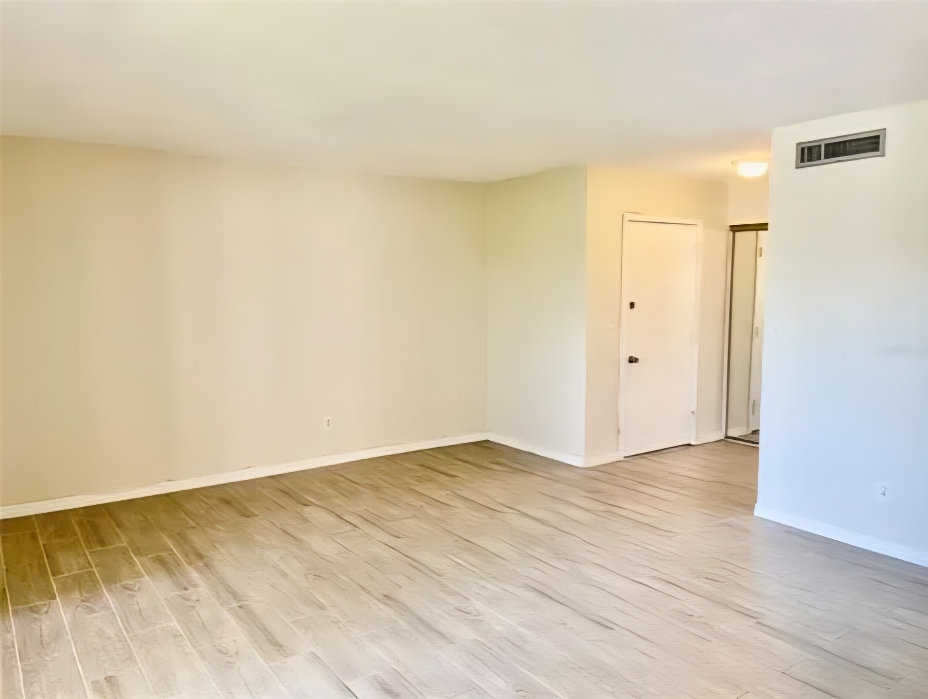 Building Photo - 831 N Keene Rd