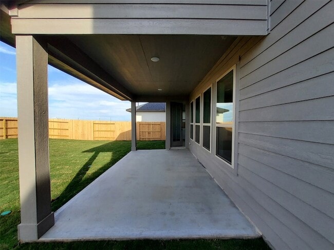 Building Photo - 20814 Flat View Dr