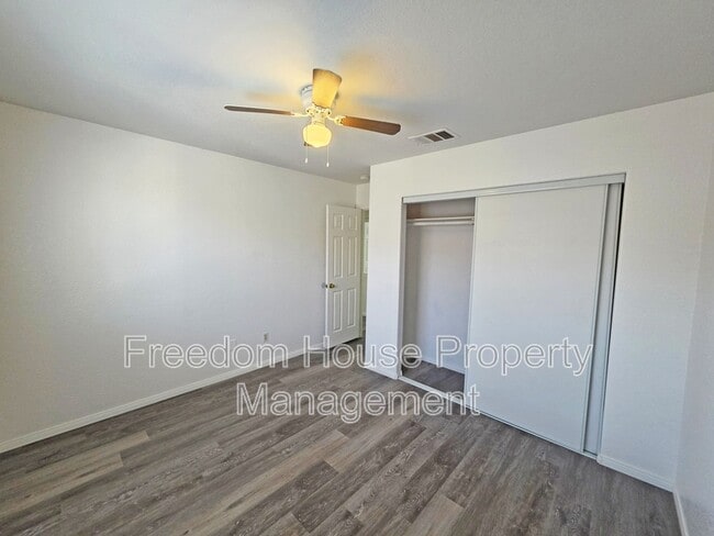 Building Photo - 670 Bourbon St