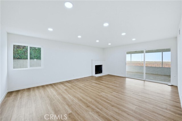 Building Photo - 419 E Payson St