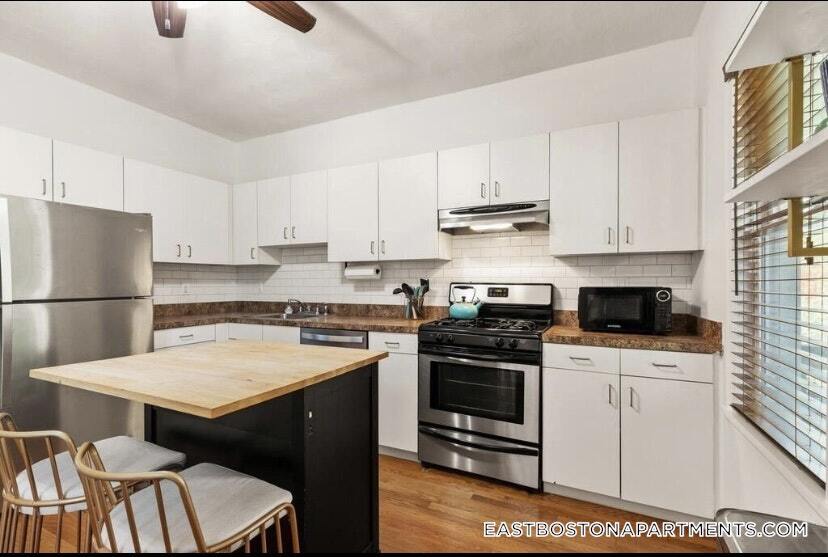 Building Photo - 171 Brooks St