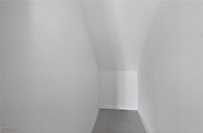 Building Photo - 19525 Fairhill Ct