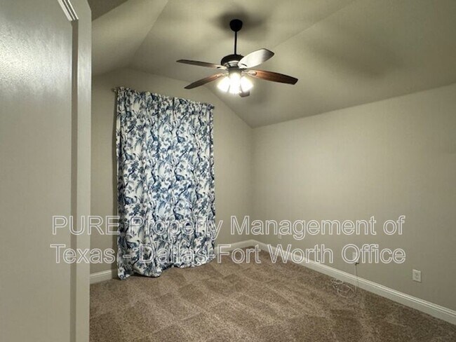 Building Photo - 1612 Town Creek Cir