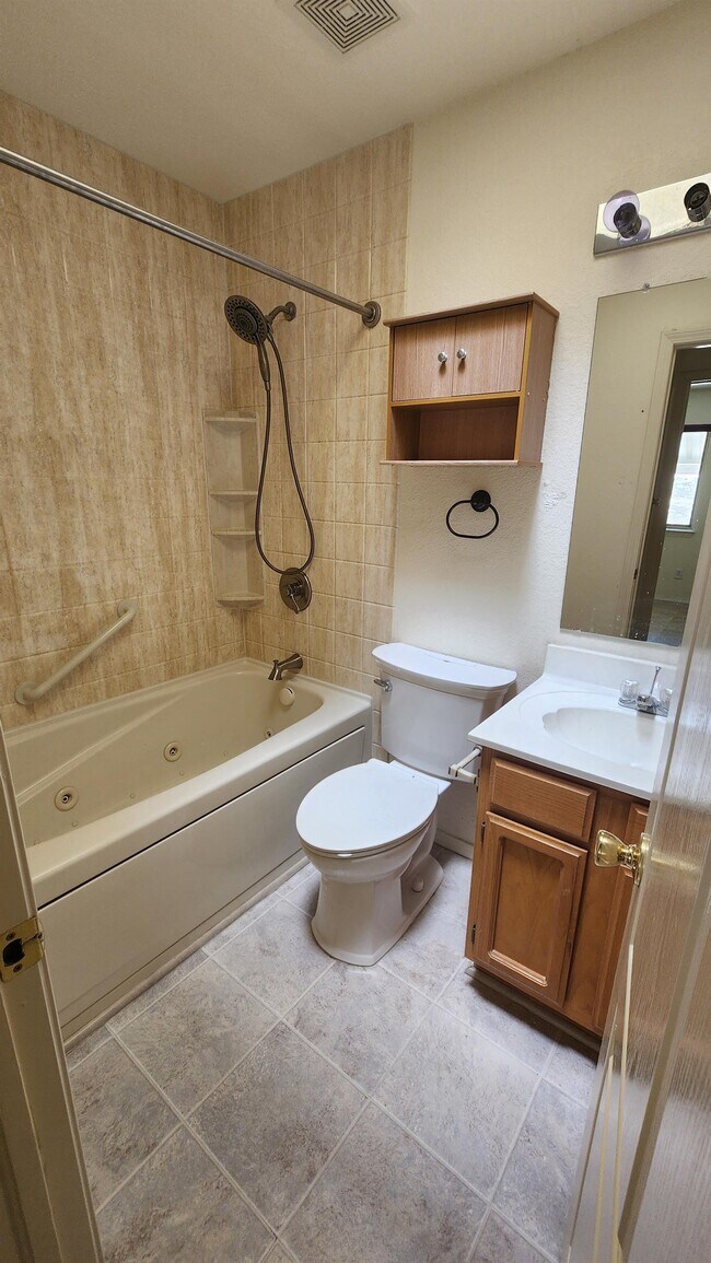 Building Photo - 12512 Sombra Grande Dr