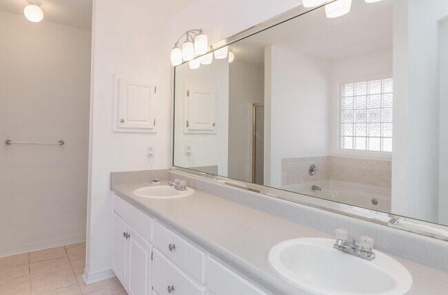 Building Photo - 25 Littleton St