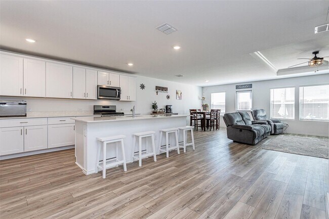 Building Photo - 2023 built Sweet Home! 4bd & 3 bth