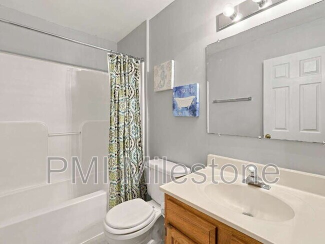Building Photo - 2132 Bristol Dr