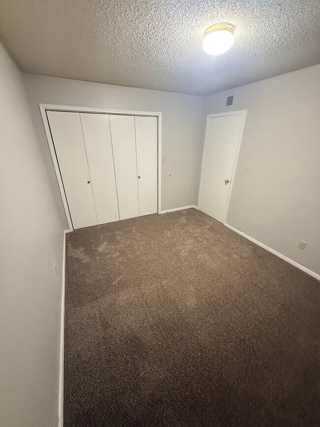 Building Photo - 828 Hardy Springs Cir