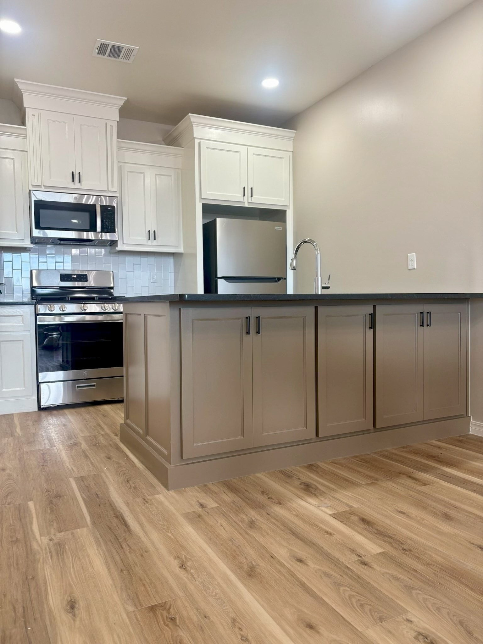 Building Photo - 11075 Tierra Santa Dr