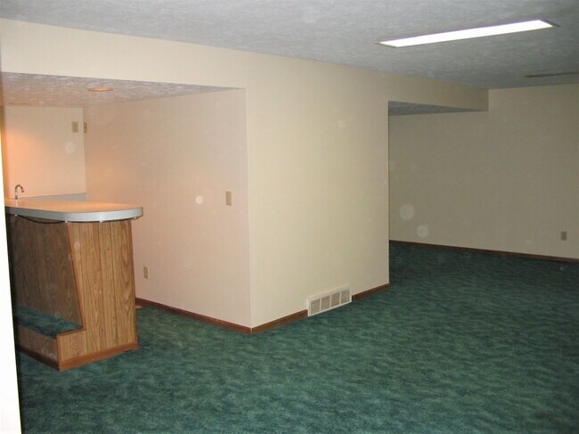 Building Photo - 303 Pierce St