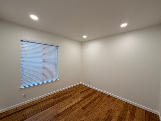 Building Photo - 5929 Mabie Ct