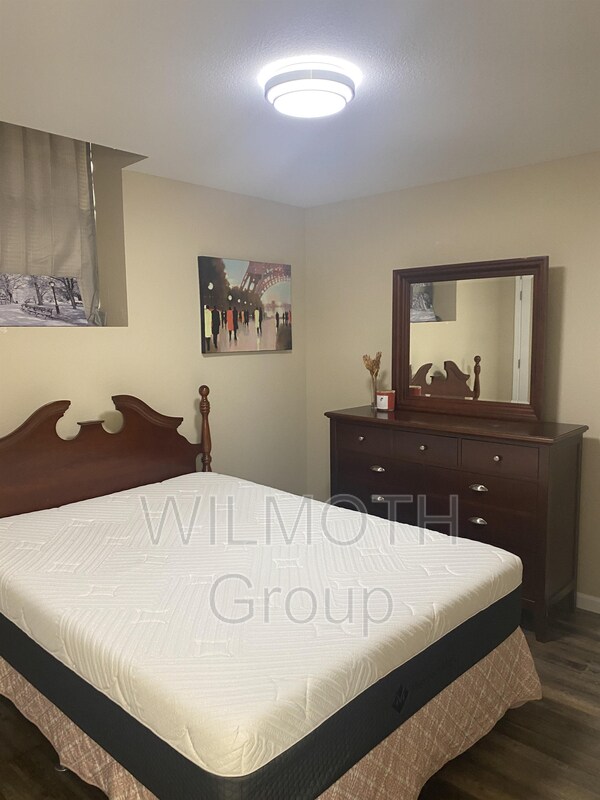 Building Photo - 1125 S Walnut St