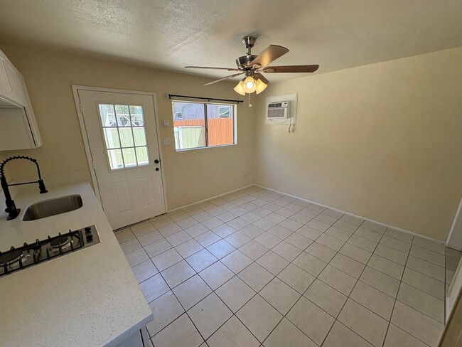 Building Photo - 4189