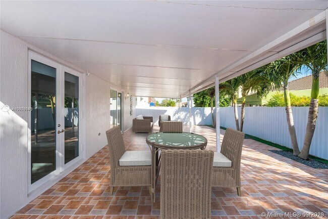 Building Photo - 15438 SW 23rd Ln