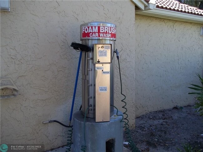 Building Photo - 641 Lyons Rd