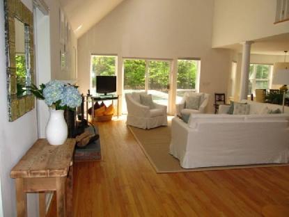 Building Photo - 11 Monument Ln