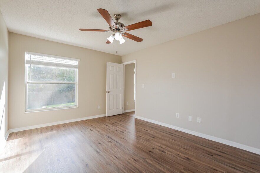 Building Photo - 2067 Key Lime St