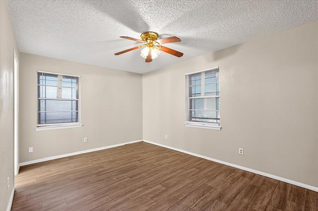 Building Photo - 10517 Castlerock Dr