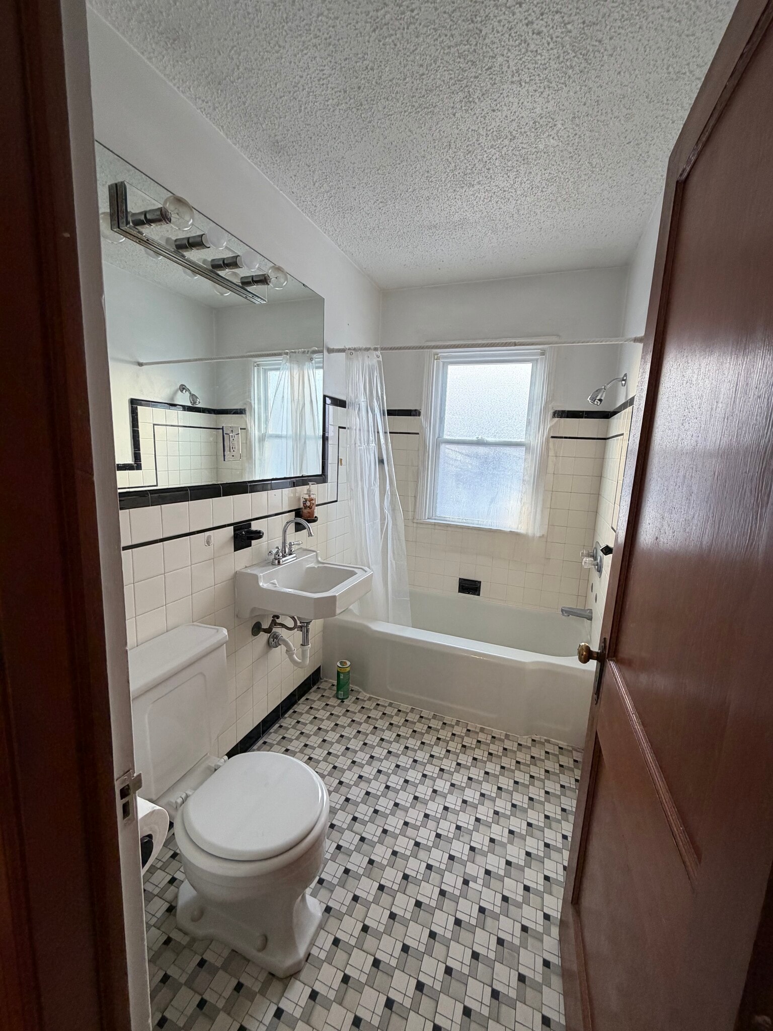 Building Photo - 4304 Cedar Ave S