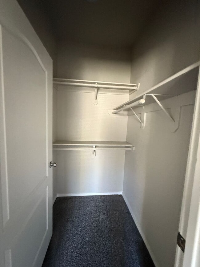 Building Photo - Cute 2 bedroom, 2 bath condo