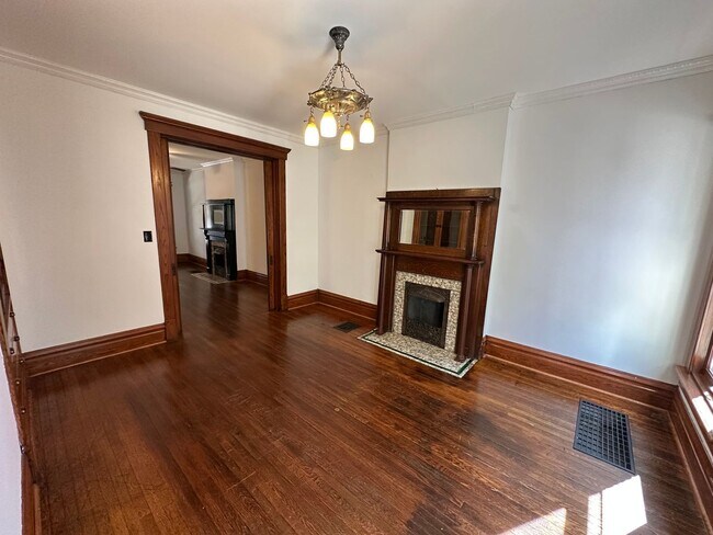 Building Photo - Short North / Victorian Village Single Fam...