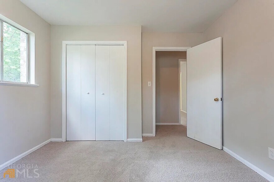 Building Photo - 5545 Sturbridge Way
