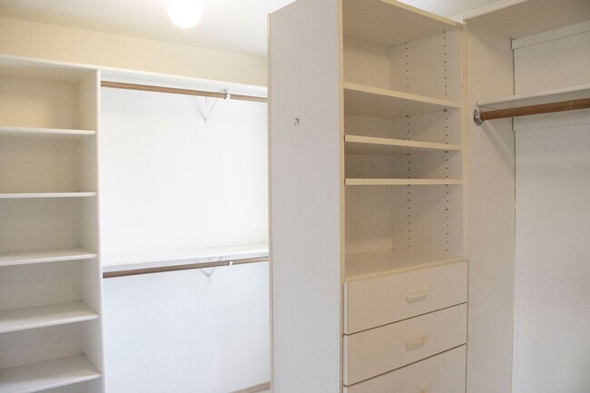 Building Photo - Custom home in Southwest Reno, 3 Bedrooms, 2 Bathrooms, Large Garage