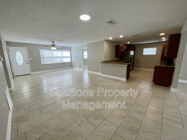 Building Photo - 2684 Pepper Ave