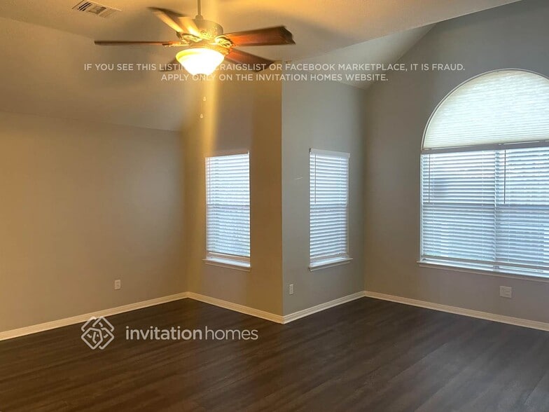 Building Photo - 1350 Shrub Oak Dr