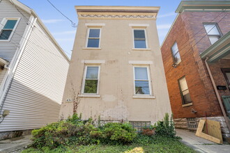 Building Photo - 431 Ada St