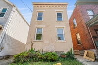 Building Photo - 431 Ada St