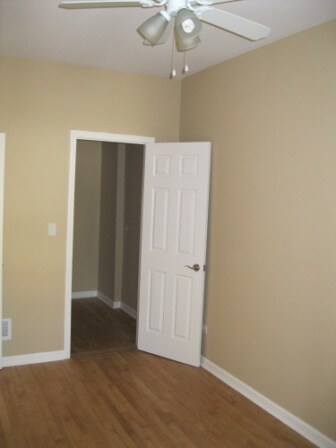 Building Photo - 3351 N Lawndale Ave