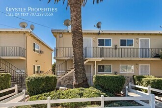 Building Photo - Cozy upper level unit close to the 1st in ...