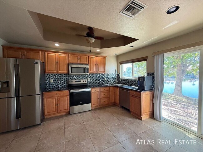 Building Photo - 1425 W Coral Reef Dr