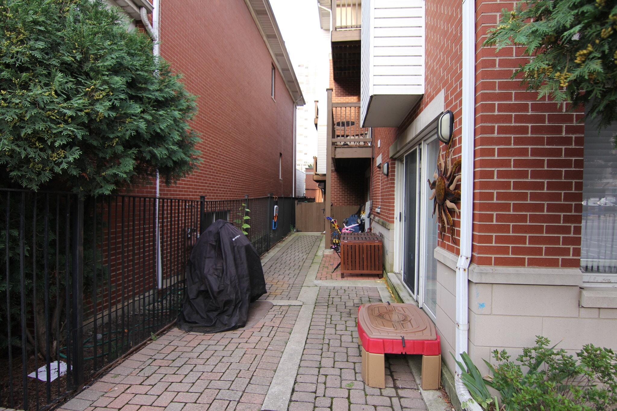 Building Photo - 1605 N Sedgwick St
