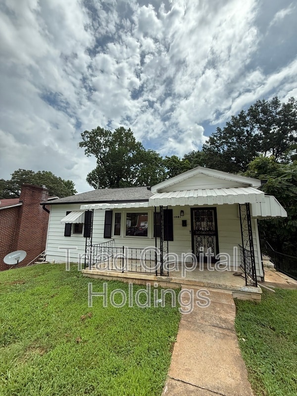 Primary Photo - 1701 N Jackson Ave
