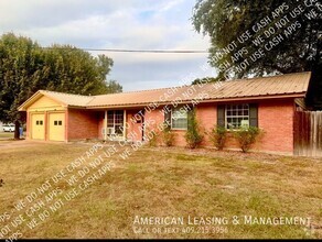 Building Photo - Spacious and Modern Rental Home