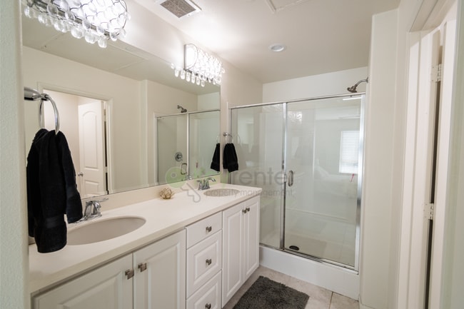 Building Photo - Stunning Verano at Skyline |Gated Communit...