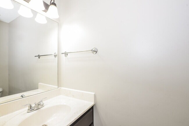 Building Photo - 7868 Ridgedale Dr