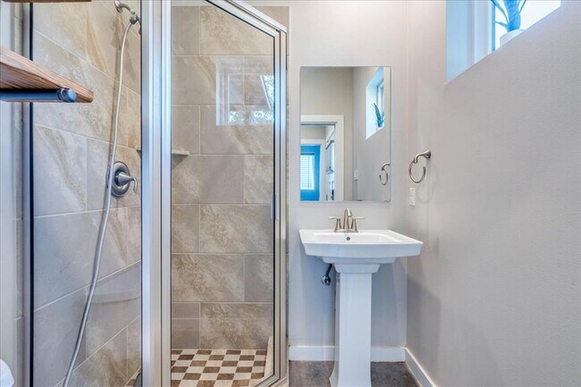 Building Photo - 3505 Villa Ct